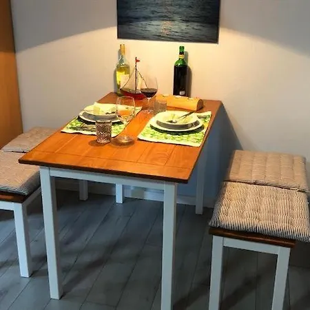 Roter Apartment Burhave